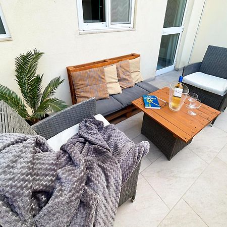 Arzella Apartments Xlendi Stylish Stay Near Beach Local Eats Eksteriør bilde