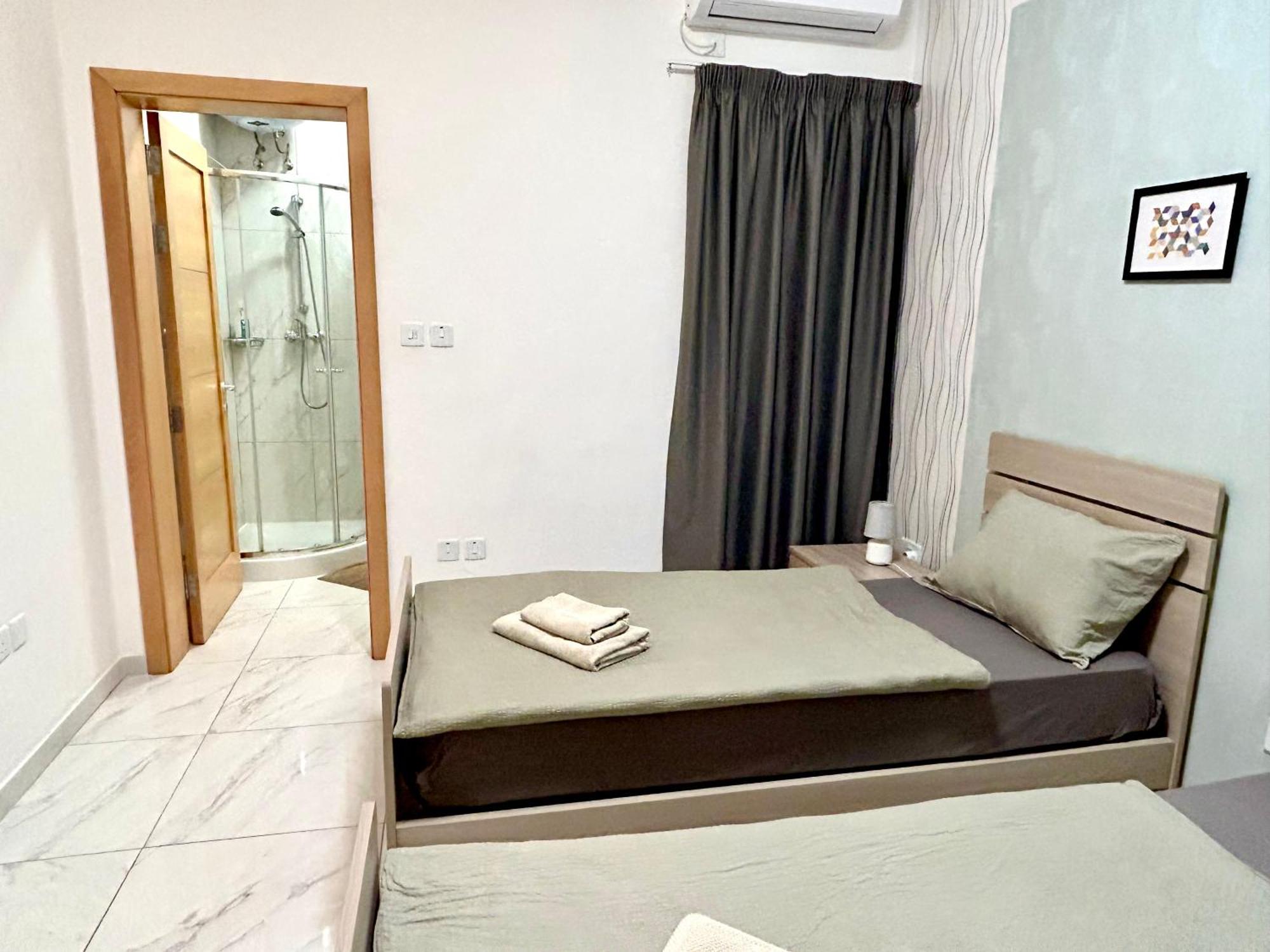 Arzella Apartments Xlendi Stylish Stay Near Beach Local Eats Eksteriør bilde