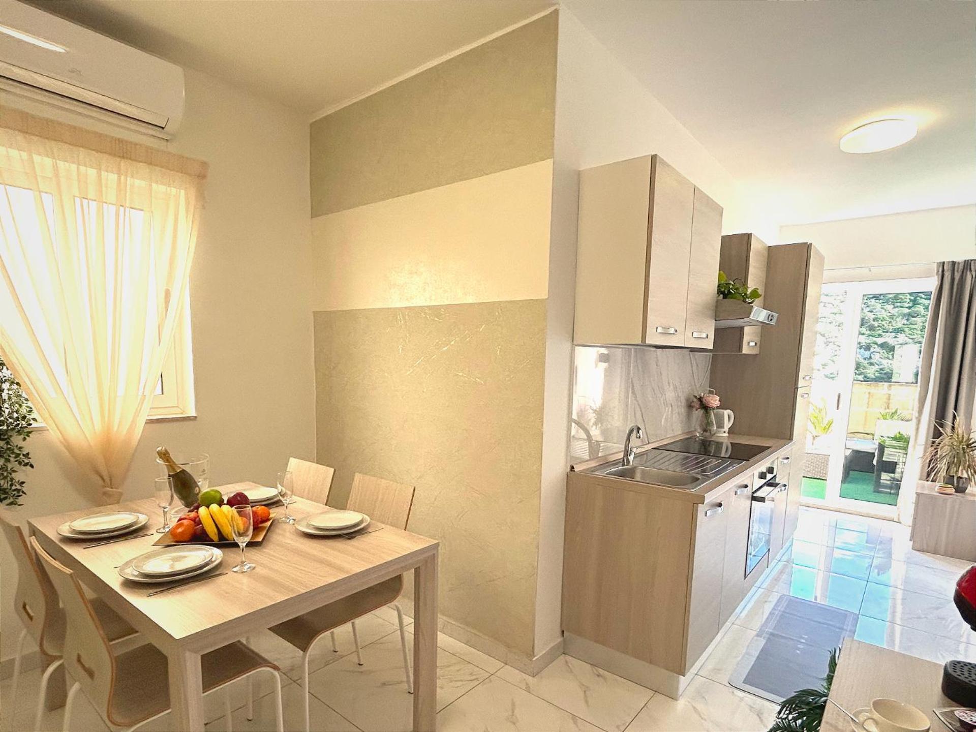 Arzella Apartments Xlendi Stylish Stay Near Beach Local Eats Eksteriør bilde