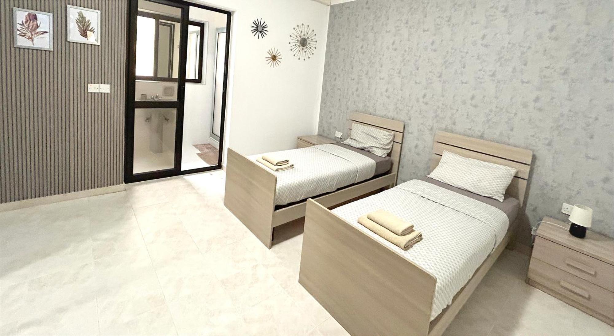 Arzella Apartments Xlendi Stylish Stay Near Beach Local Eats Eksteriør bilde