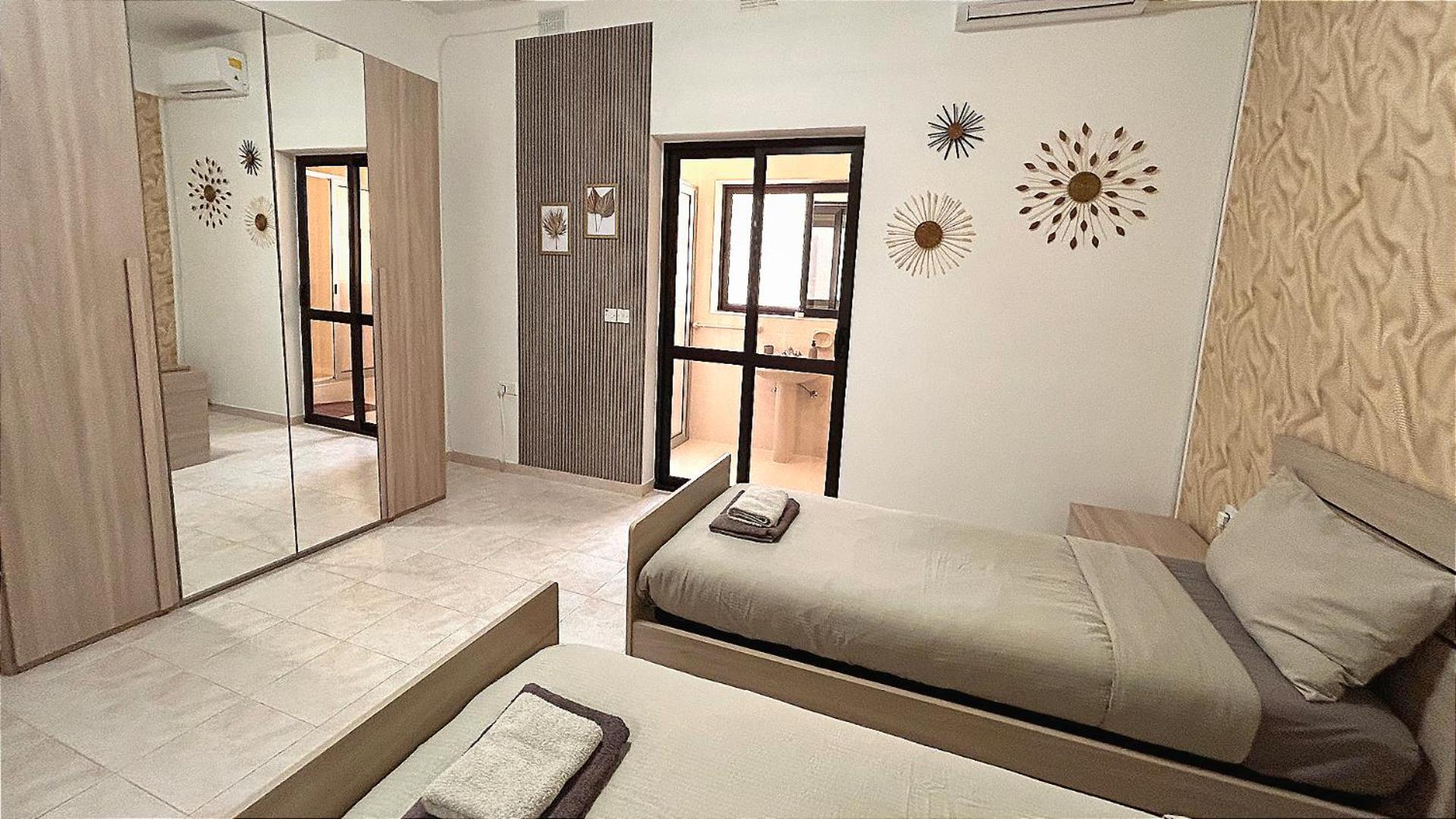 Arzella Apartments Xlendi Stylish Stay Near Beach Local Eats Eksteriør bilde