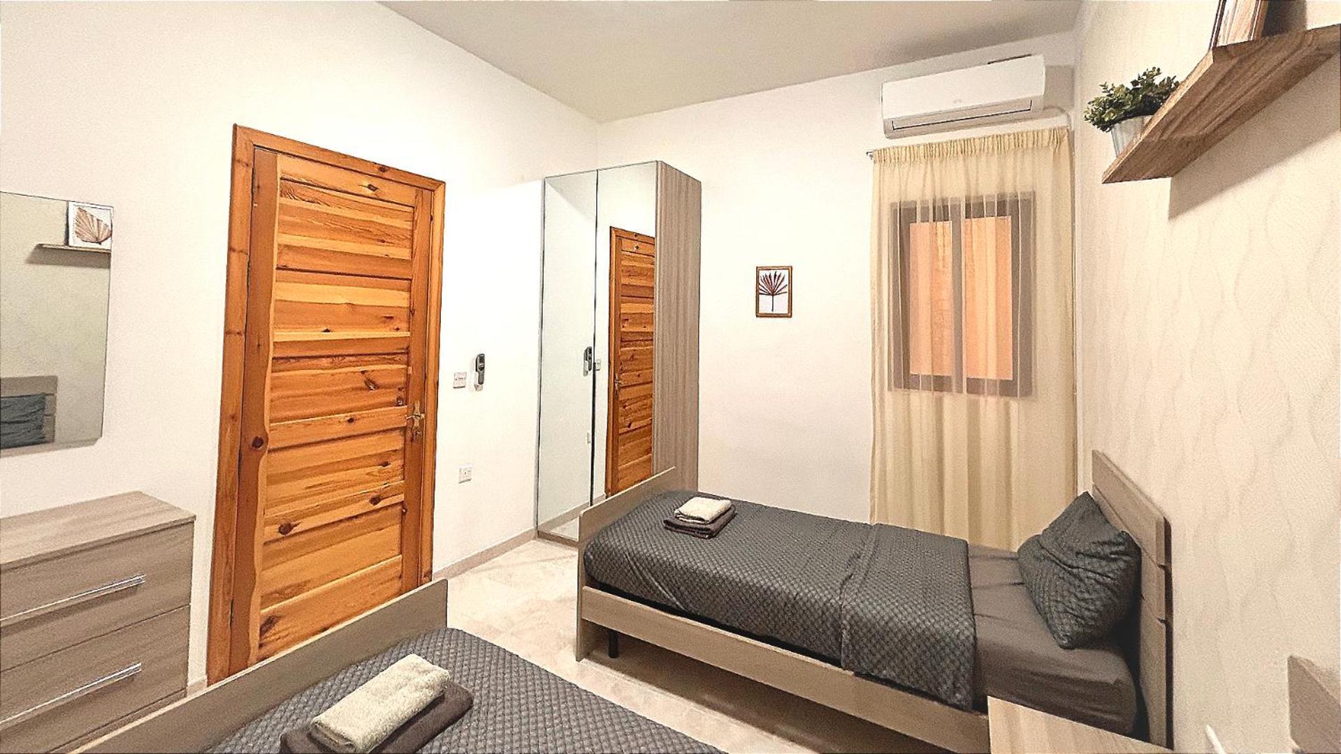 Arzella Apartments Xlendi Stylish Stay Near Beach Local Eats Eksteriør bilde